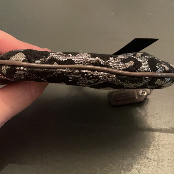 Coach change purse - Picture 4 of 4